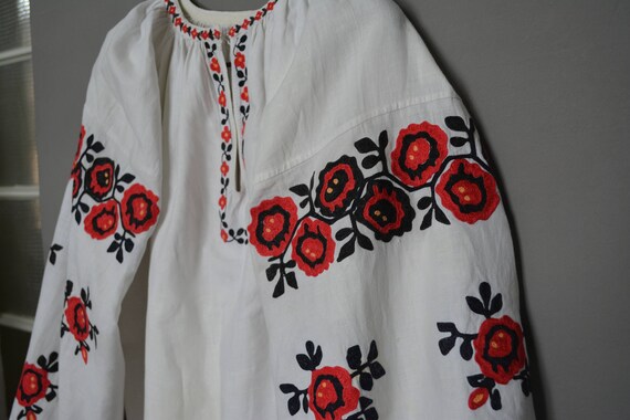 Vintage Ukrainian embroidered shirt - Womens shirt