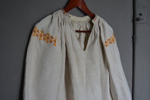 Vintage Ukrainian embroidered shirt - Womens shirt
