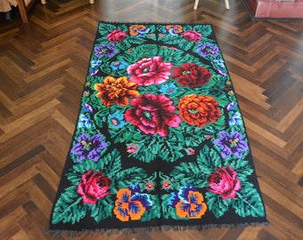 Vintage handwoven wool  rug carpet - Floral kilim -  Bessarabian Moldovan Romania Kilim - Rustic decor .