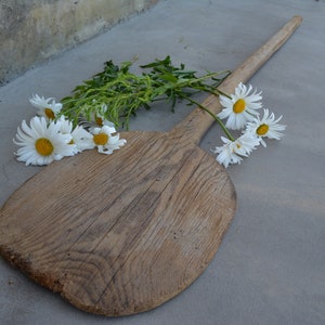 Antique wooden shovel for bread - Primitive large scoop for the stove - One piece wood natural wood - Hand Carved