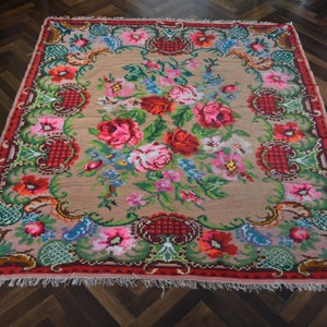 Vintage handwoven wool  rug carpet - Floral kilim -  Bessarabian Moldovan Romania Kilim - Rustic decor .