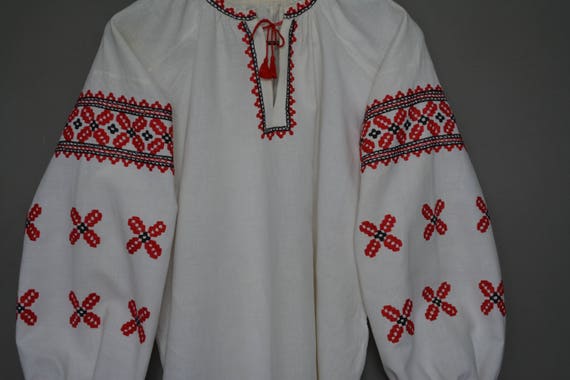 Vintage Ukrainian embroidered shirt - Womens shirt