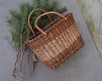 Vintage antique wicker basket -  Antique hand woven basket - Country farmhouse - Primitives country decor- Rare antique - era 50x .