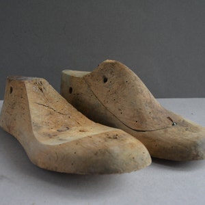 Antique cobblers shoe form - Wooden shoe forms - Rustic shabby chic decoration - Hand carved wooden tool - Primitives rustic decor .