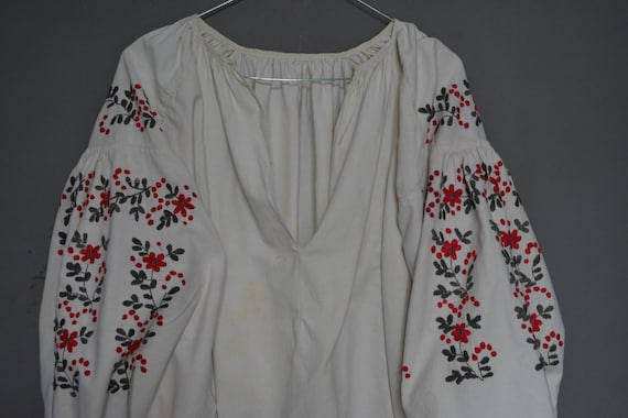 Vintage Ukrainian embroidered shirt - Womens shirt