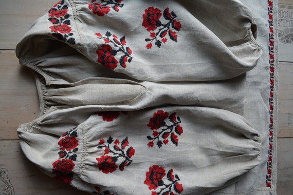 Vintage Ukrainian embroidered shirt - Womens shirt