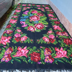 Vintage handwoven wool traditional Ukrainian rug carpet - Bessarabian Moldovan Romania Kilim - Rustic decor - Very large .