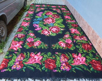 Vintage handwoven wool traditional Ukrainian rug carpet - Bessarabian Moldovan Romania Kilim - Rustic decor - Very large .