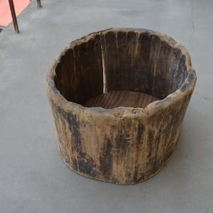 アンティークの木製ボウル - 素朴な容器 - 原始的なカントリー装飾 - 希少なアンティーク - 時代 20x - 木製の家庭装飾。