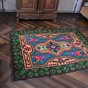 Vintage handwoven wool  rug carpet - Floral kilim -  Bessarabian Moldovan Romania Kilim - Rustic decor .