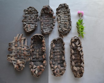 Vintage russian folk bast shoes - Set of 7 - Vintage shoes lapti - Handmade shoes - Wicker shoes - Shoes woven straw - Birch bark shoes