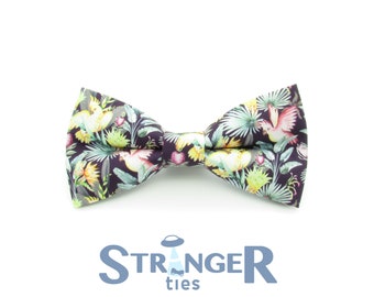 Colourful Cockatoo Bowtie -  Tropical Bird Bowtie | Cockatoo's | A Chattering | Flying Birds Bowtie | Flight | Wings | Men's Bowties |