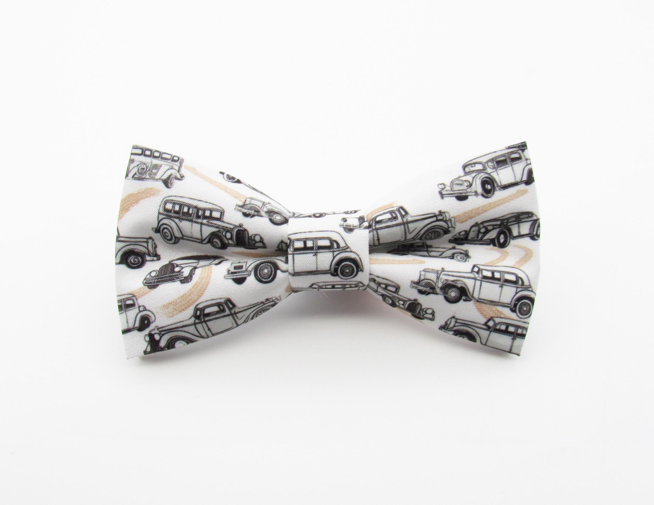 BOWTIE.store。 Vintage Car Patterned Bowtie - Black and White Car Bowtie | Retro
