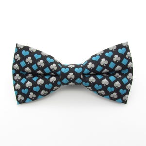 Papillon e fazzoletto da taschino con motivo a semi di carte verde acqua e nero - Ace Diamond Spade Club / Carte da gioco / Papillon Vegas / Papillon da matrimonio Poker