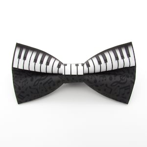 Klavier Tasten Fliege Set - Musikalische Fliege | Jazz Fliege | Manschettenknöpfe | Tastatur | Karneval | Beschriftung | New Orleans | Herren Fliegen