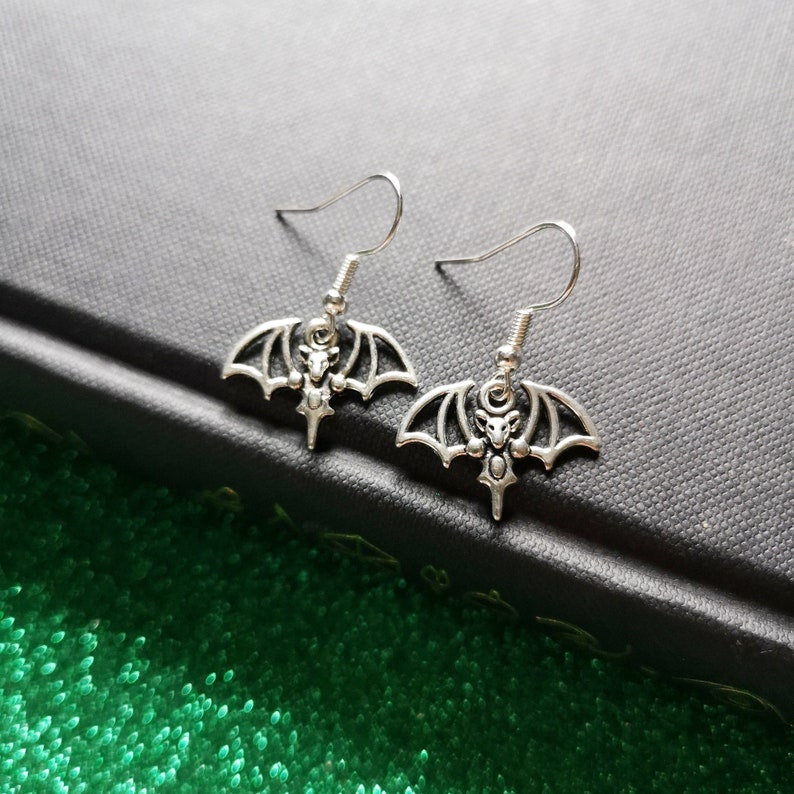 Vampire Bat Earrings Gothic Jewelry Gothic Bat Earrings Dangle Bats Halloween Jewelry Alternative Earrings Gothic Gift Antique Silver
