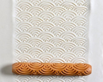 HR-003 Pottery Hand Roller - Scallop Art Deco