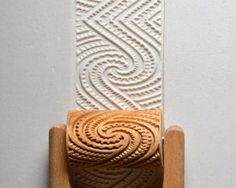 RL-023 Large Pottery Handle Roller - Maori Spirals