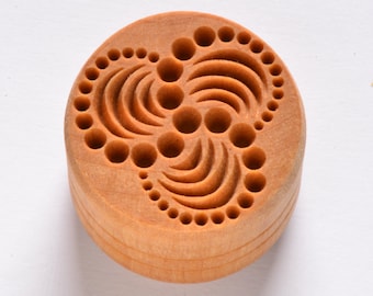 Scl-073 Large Round Wood Pottery Stamp - Funky Spiral