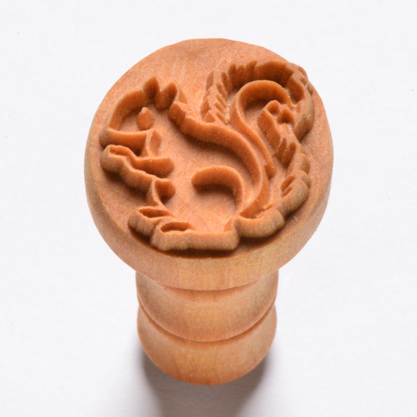 Scm-231 Medium Round Wood Pottery Stamp - Squirrel