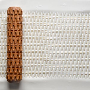 BHR-142 Big Pottery Hand Roller - Basket Weave