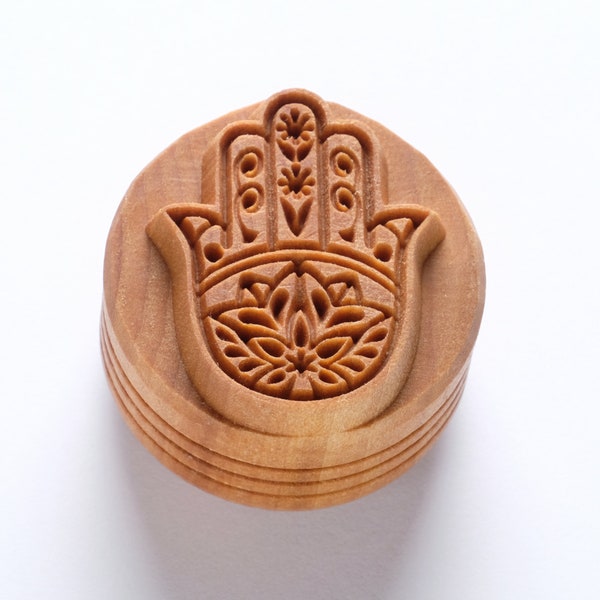 Scl-138 Large Round Stamp - Hamsa