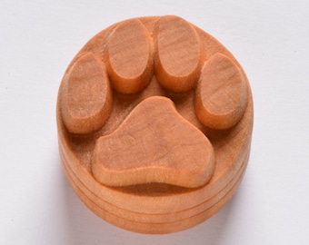 Scl-065 Large Round Wood Pottery Stamp - Dog Paw Print