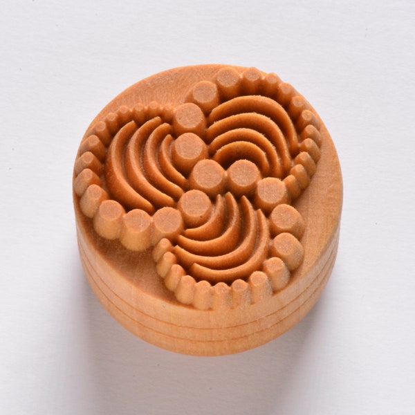 Scl-074 Large Round Stamp - Funky Spiral
