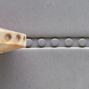 FR-001 Finger Roller - Dots
