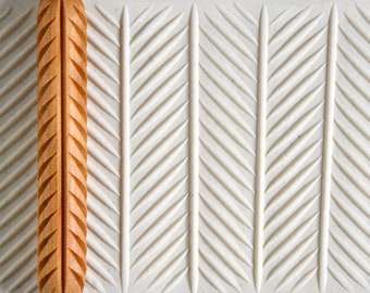 HR-062 Pottery Hand Roller - Herringbone Pattern