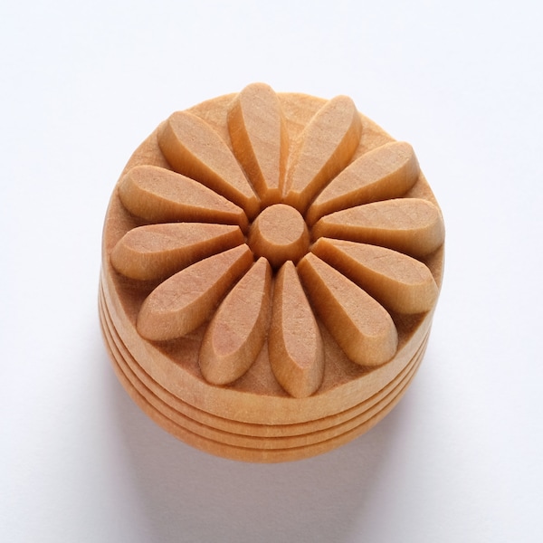 Scl-137 Large Round Stamp - Daisy