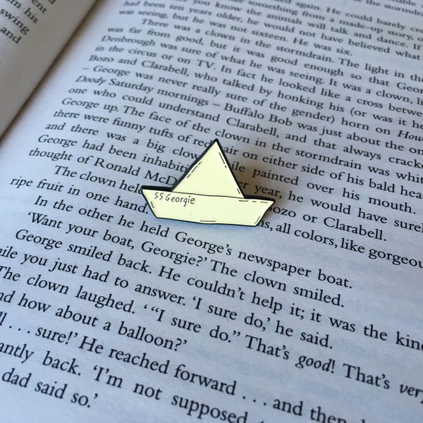 SS Georgie - Stephen King's IT - Insignia de pin esmaltado