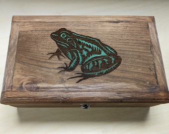 Frog Keepsake Box, Rustic Wooden Box with Engraved and Painted Green Frog, Great for Jewelry, Crystals, and Small Collections