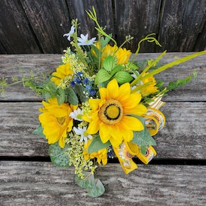 Sunflower table centerpiece, Sunflower table arrangement, Yellow Navy floral decor, farmhouse floral home decor, French country