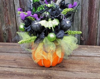 Halloween table centerpiece, witch table centerpiece, spider halloween table decor, pumpkin centerpiece, halloween table arrangement, spooky