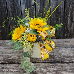 Sunflower table arrangement, Summer Floral centerpiece, yellow Navy floral decor, farmhouse summer table decor, Sunflower decor for home
