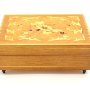 Scatola portagioielli per sigarette musicali con fiori intarsiati in legno vintage, regalo di compleanno per sua mamma. LAVORA