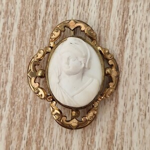 Antique Carved Britannia Athena Cameo Pinchbeck Brooch Pin Victorian ca 1890s Vintage Collectable Gift for Her