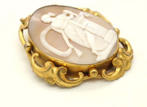 Antique Large Shell Carved Cameo Pinchbeck Brooch… - image 4