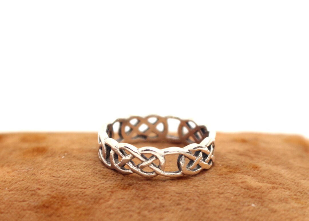 Sterling Silver Celtic Knot Design Ring Band Sz T 1/2 US 10 Vintage Sweetheart Birthday