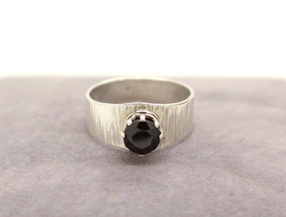 Sterling Silver Red Garnet Ladies Bark Design Ring Sz V 1/2 US - Etsy UK