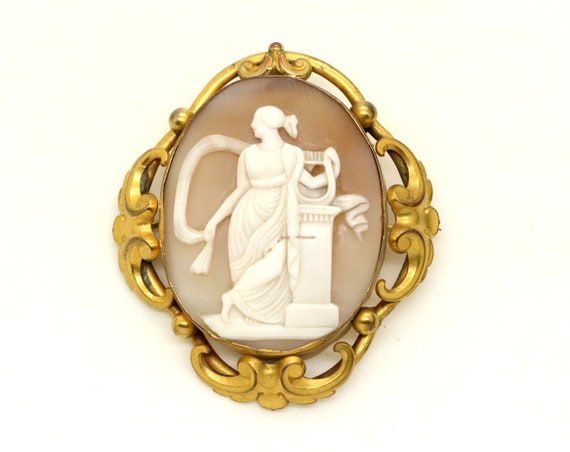 Antique Large Shell Carved Cameo Pinchbeck Brooch… - image 1