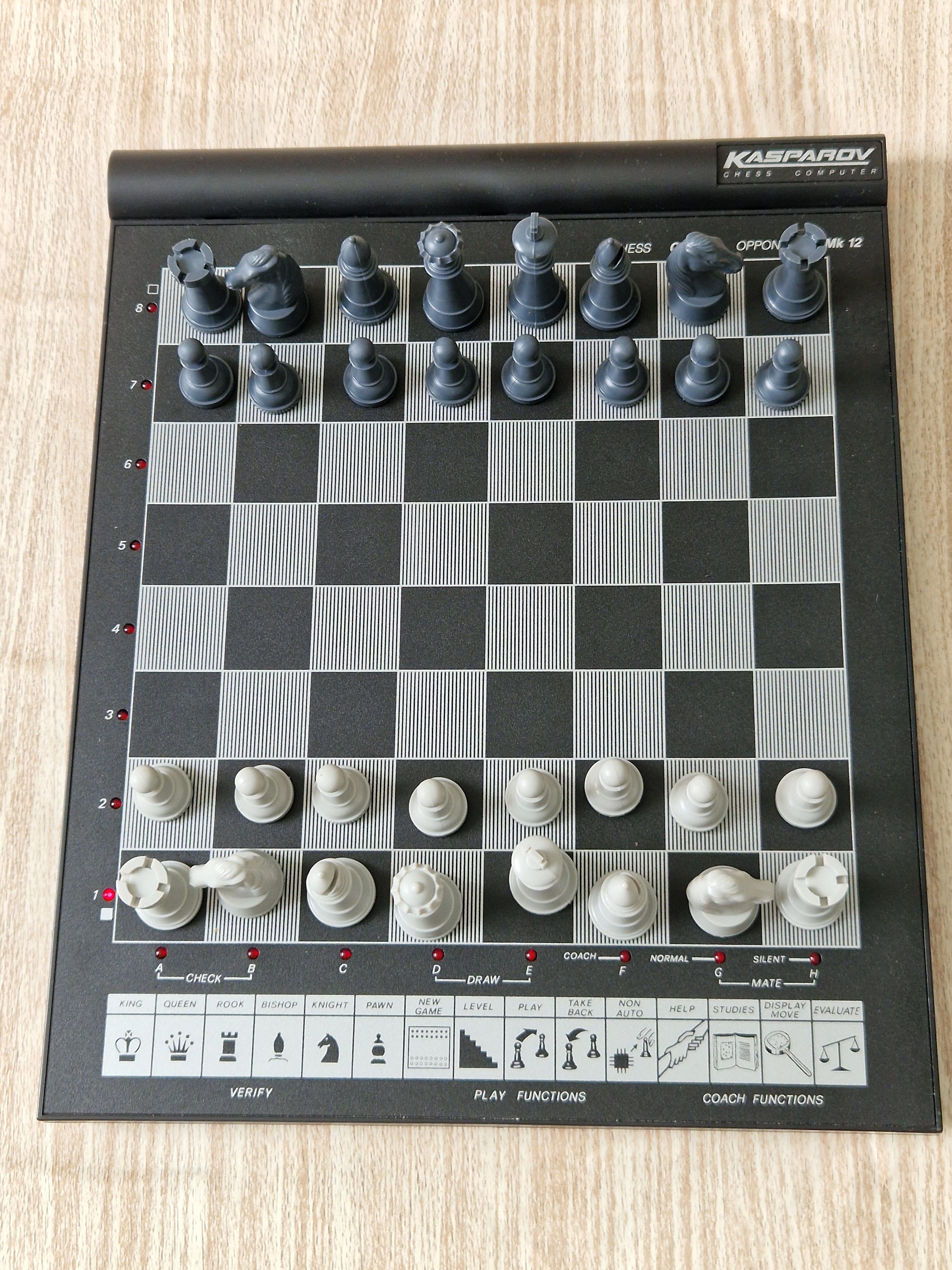 KASPAROV Elektronisches Schach Set Computer MK12 Boxed von
