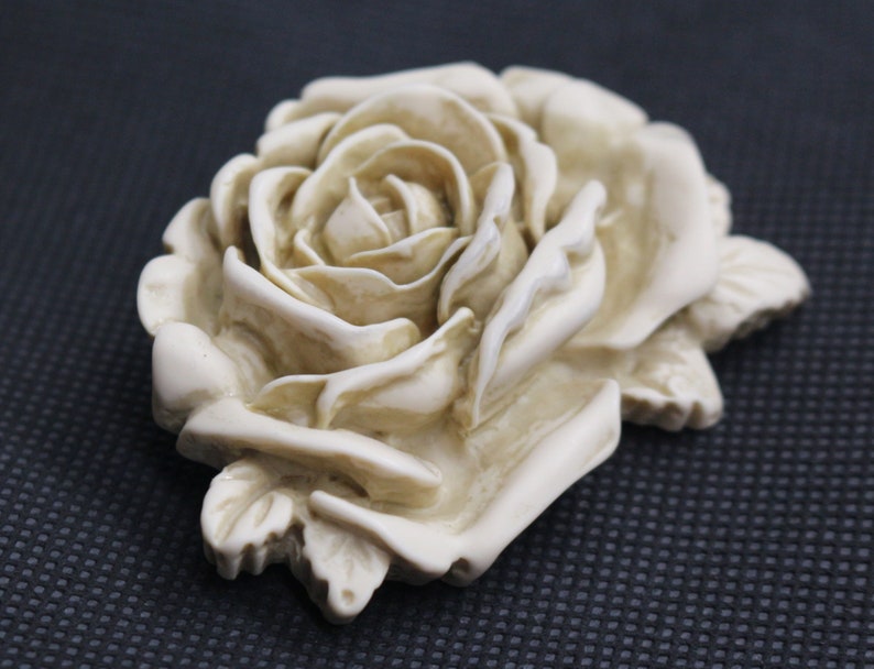 Vintage White Rose Molded Celluloid Plastic 3D Brooch Pin Scarf Clip Wedding Christmas Birthday Gift for Her Mother of Bride Mum Rockabilly