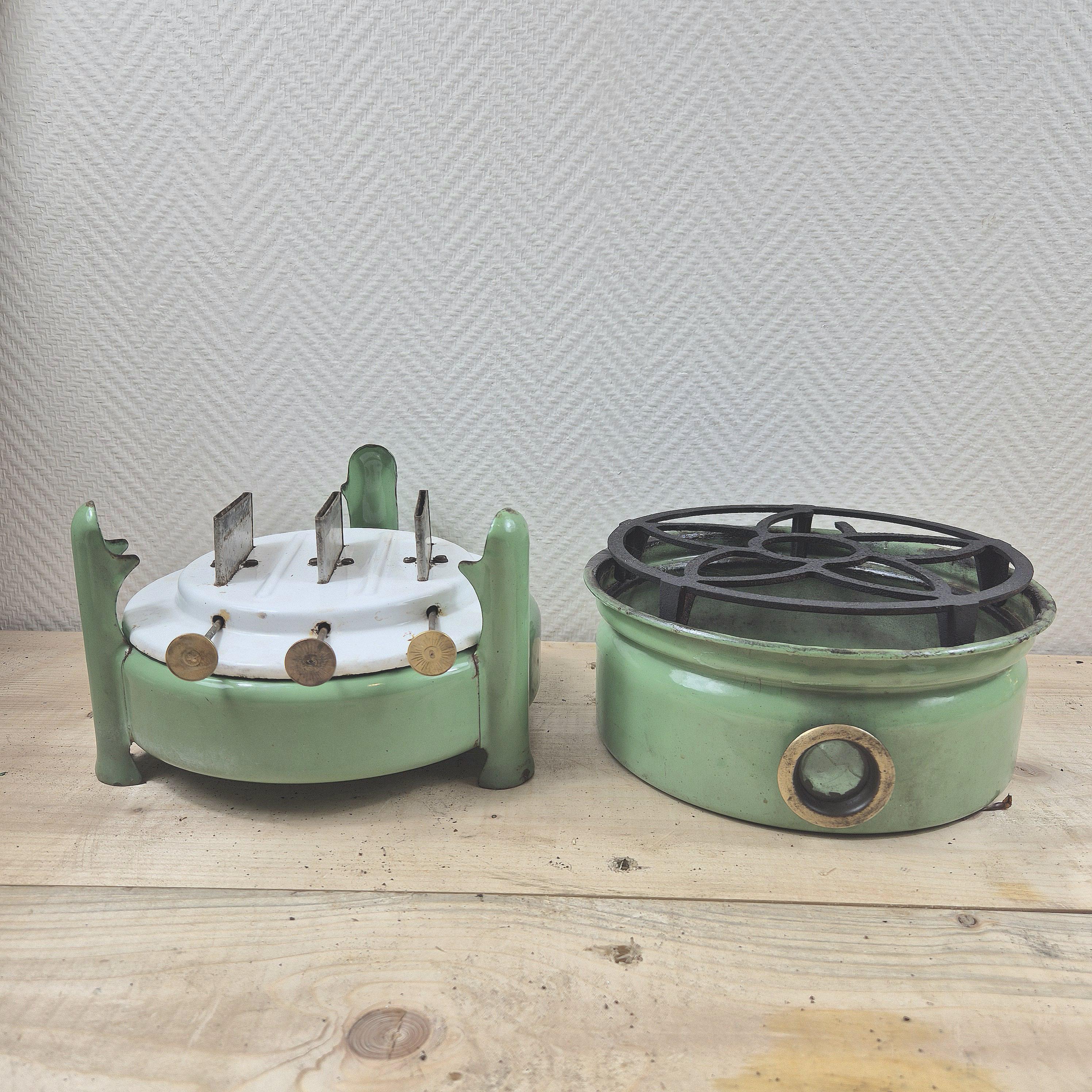 Vintage. ESSO Enamelware Stove Kérosene 3-wick Enamel camping