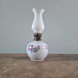 Vtg Kerosene oil Lamp ROSES Paraffin Lamp Ceramic Porcelain