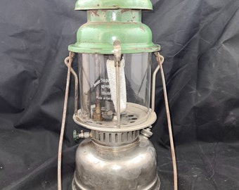 Vintage Coleman Lantern 220F/228F Pyrex Amber Globe 10/1964. Works