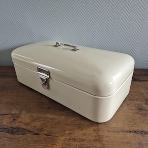 Vintage BREAD BOX Enamelware Storage Bin Offwhite enameled metal RETRO Brotkasten Broodtrommel