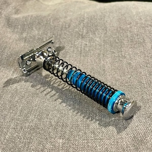 Shock Absorber Safety razor
