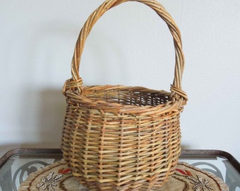 Woven Wicker Small Basket.  Round Handled Vintage Basket.